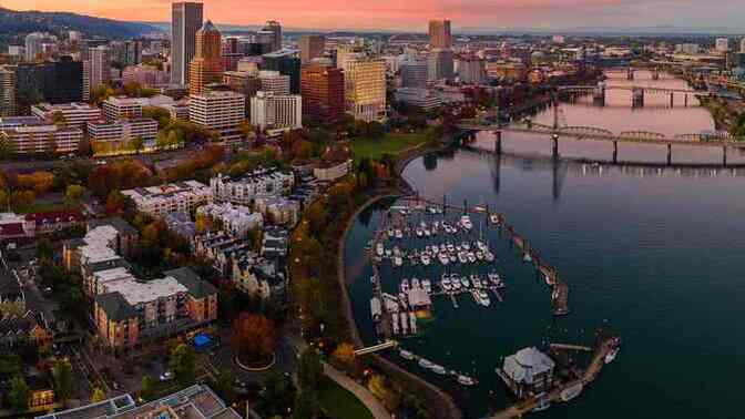 Has anyone here been to Portland Oregon? If so what are things one should see there if visiting this city?