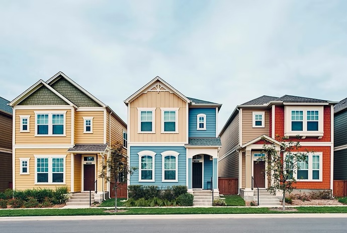Would you rather live in a very big and nice house in a struggling neighborhood or a studio in a great area?