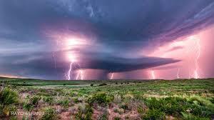 Would you rather witness a hurricane or a thunderstorm?
