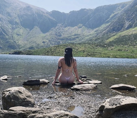 Would you marry a girl who regularly posts bikini photos online?