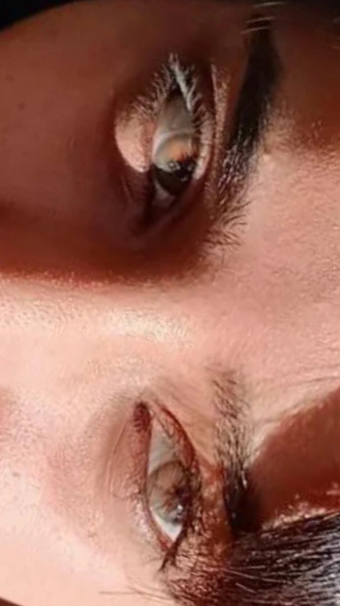 I have dark skin and dislike my eye color, what color contacts suit me?