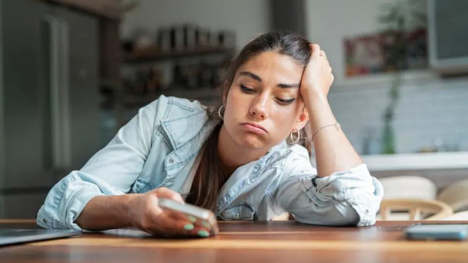 Burned out on dating apps: should I quit or keep trying?