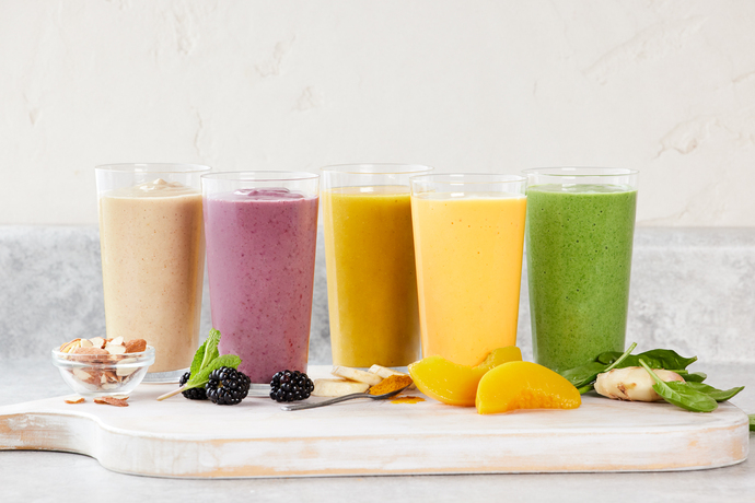 The sun is shining and the weather is amazing. Whats your favorite smoothie to enjoy on a day like this😊?