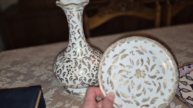 Will my girlfriend like this vase I bought her as a gift?