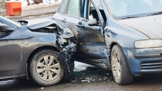 Who is AT FAULT in this car ACCIDENT?