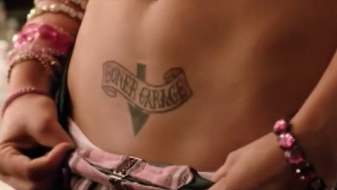 What do you think of this woman's belly tattoo?