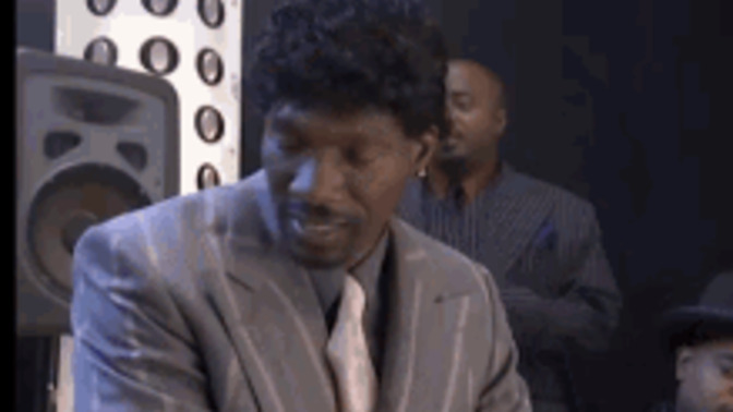 Whats the last knee slappingly hilarious thing you have seen or heard recently?