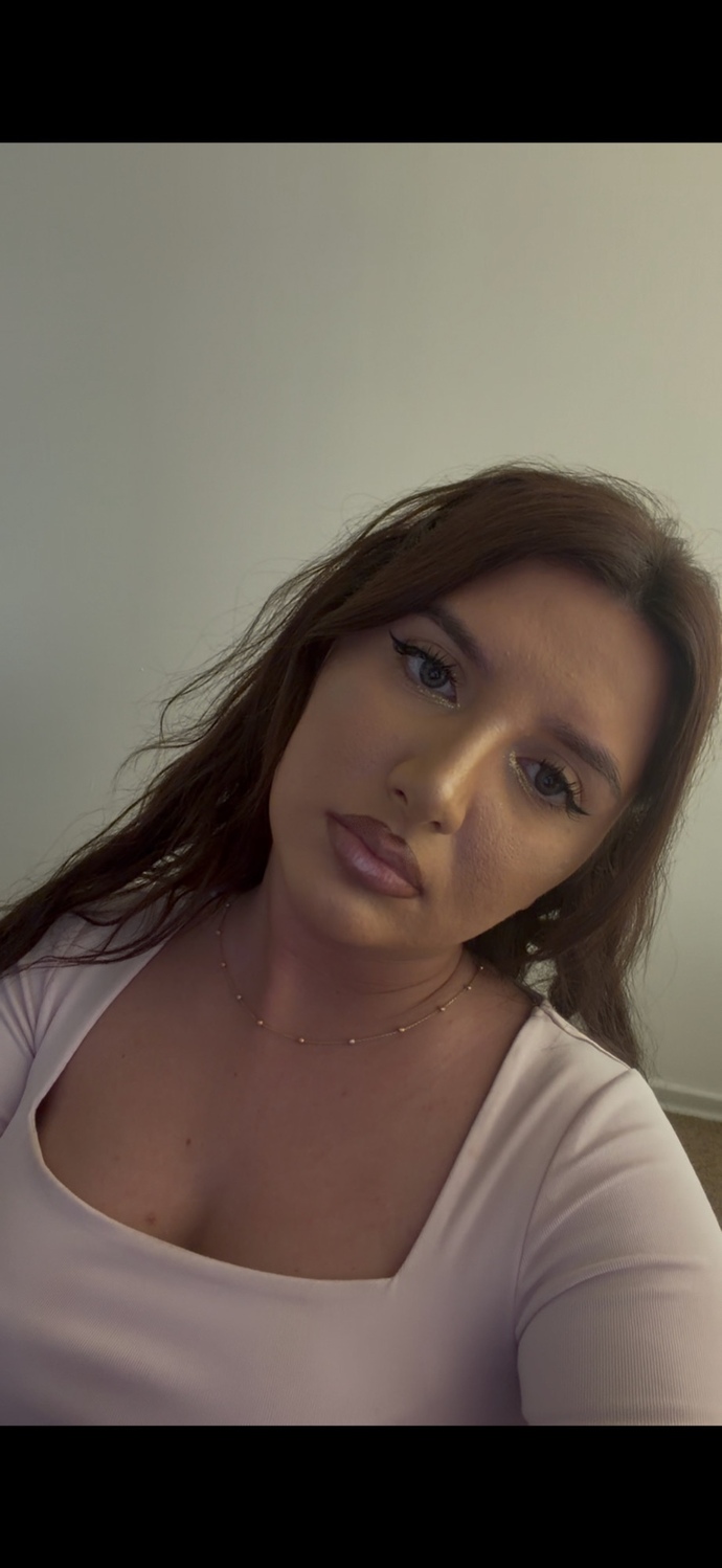 Is this girl still pretty without makeup? Be honest?
