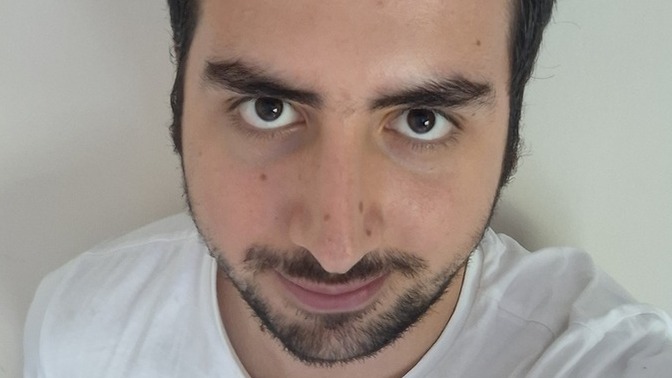 Du think there is an age difference between in these photos and how old do I look like?