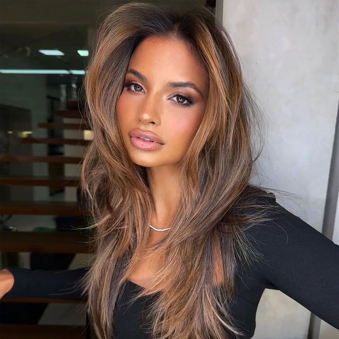 What hair colors look best on brown skin tones for women?