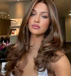 What hair colors look best on brown skin tones for women?