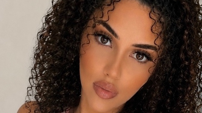 Do you think she is pretty or attractive?