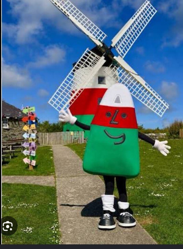 Should the windmill be left colourful?