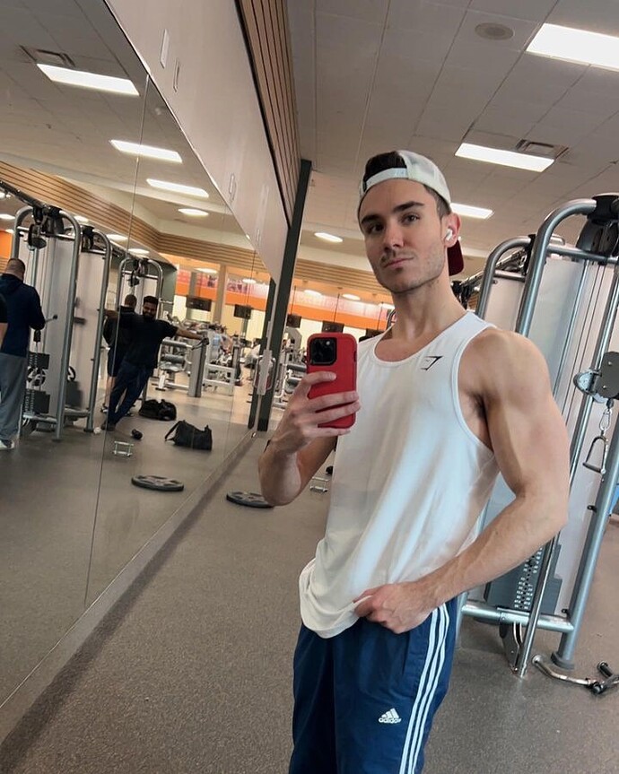 Anyone else dealing with a boyfriend obsessed with the gym and looks?