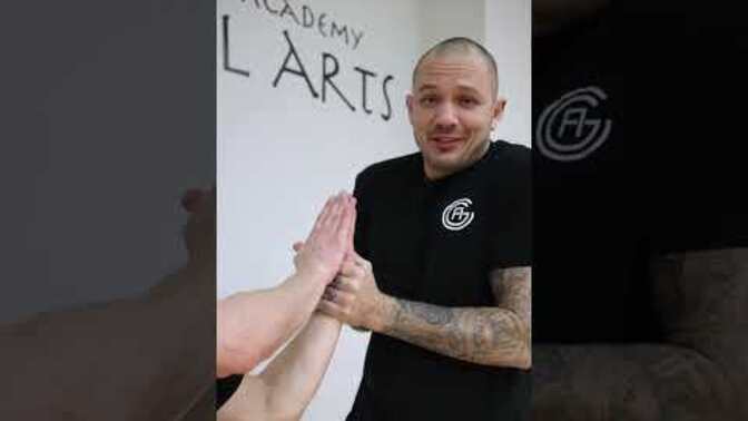 Is this hapkido instructor’s joint lock defense actually effective?