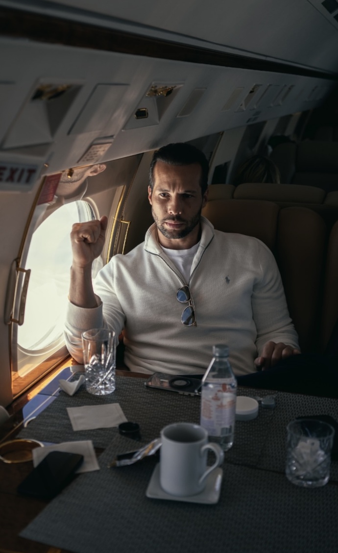 Does this look like a really good photo taken on a private jet?