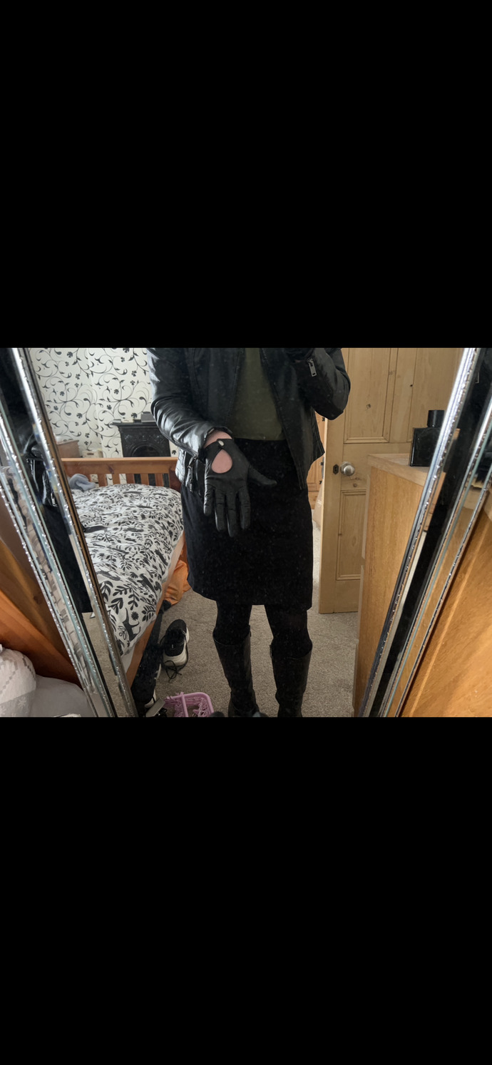 Ladies, do you enjoy wearing leather gloves for style or driving?