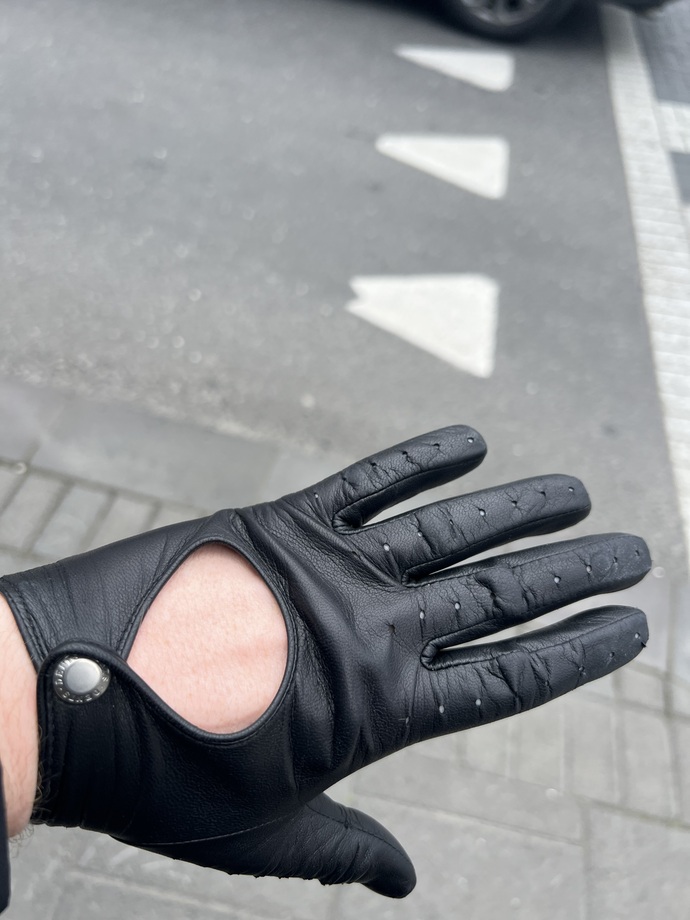 Ladies, do you enjoy wearing leather gloves for style or driving?