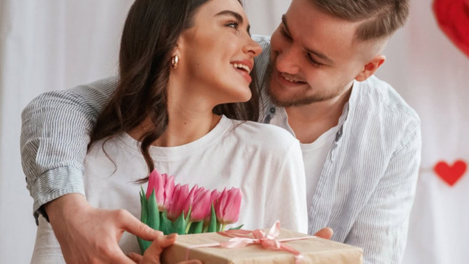 Is he genuinely attracted to me or love-bombing and negging my looks?