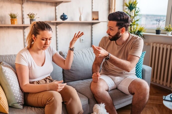 What unrealistic expectations do men and women place on each other?