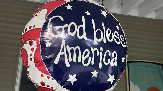Was my mom wrong to buy a ‘God Bless America’ balloon, or did that stranger cross a line?