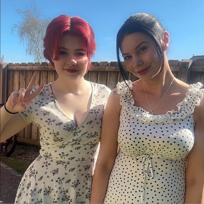 Should I get back with my ex or date her 20 year old daughter?