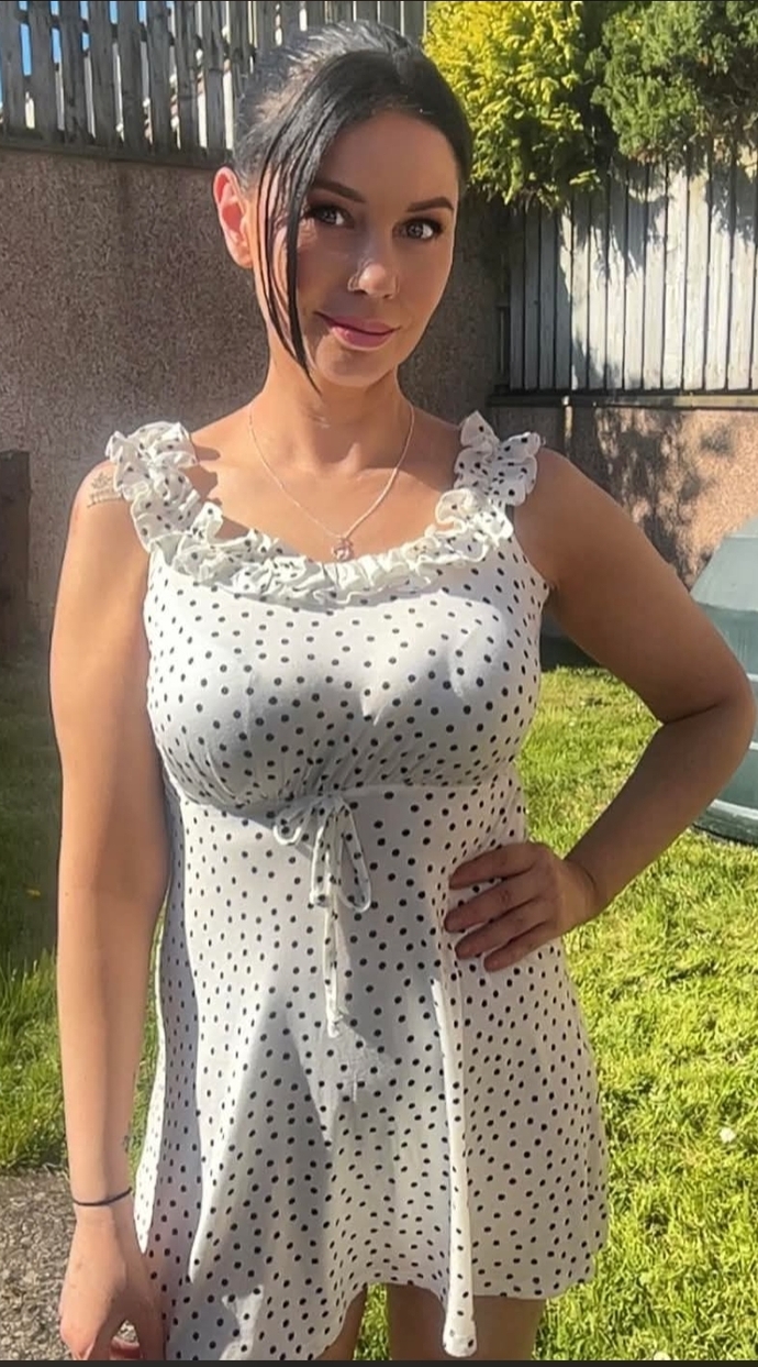 Should I get back with my ex or date her 20 year old daughter?
