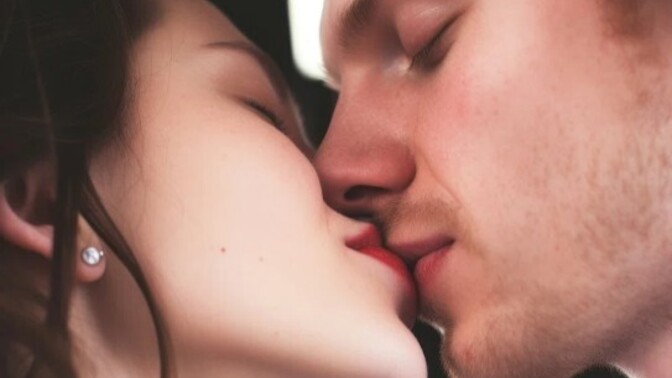 If you're in a heterosexual relationship, who kissed who first and when was that?