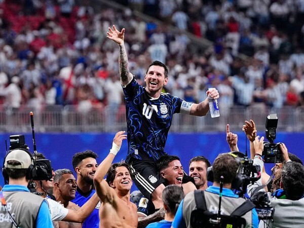 Who you think its winning the world cup final ?