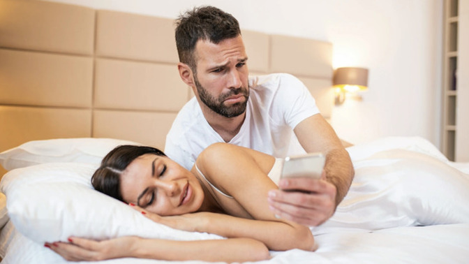 Should I leave my cheating girlfriend if I’m scared I’ll never find anyone else?