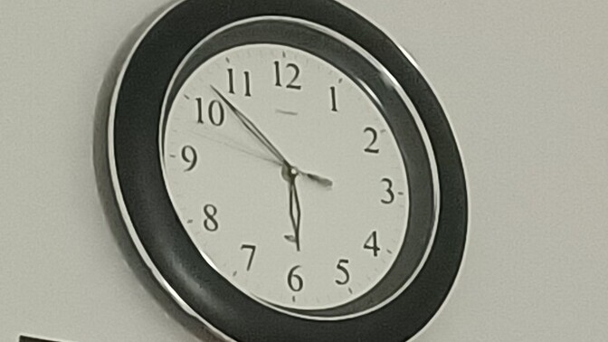 Which clock is better to you?