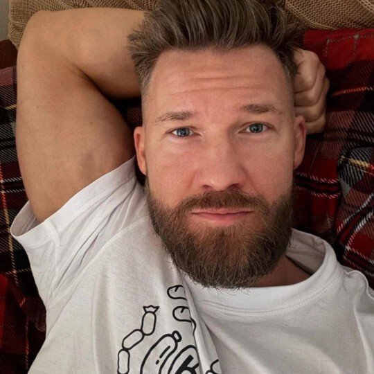 Should couples follow the ‘never go to bed angry’ rule at 2 AM?