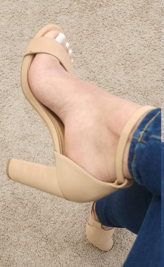 Which of my new summer sandals look the best on me?