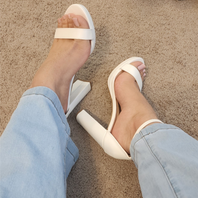 Which of my new summer sandals look the best on me?