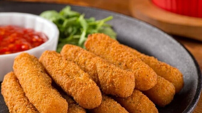 If you were hosting a football party what kind of appetizers you would serve?