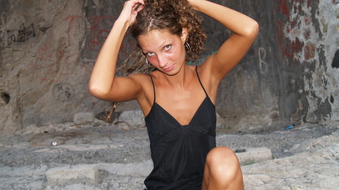 Do you like girls with naturally curly hair?