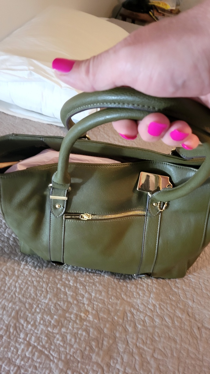 Can this bag be a true year-round accessory or is it just seasonal?