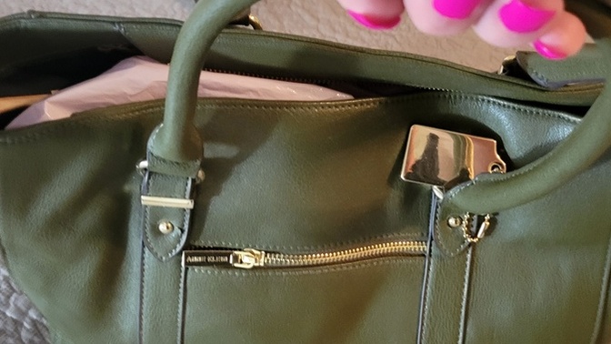 Can this bag be a true year-round accessory or is it just seasonal?