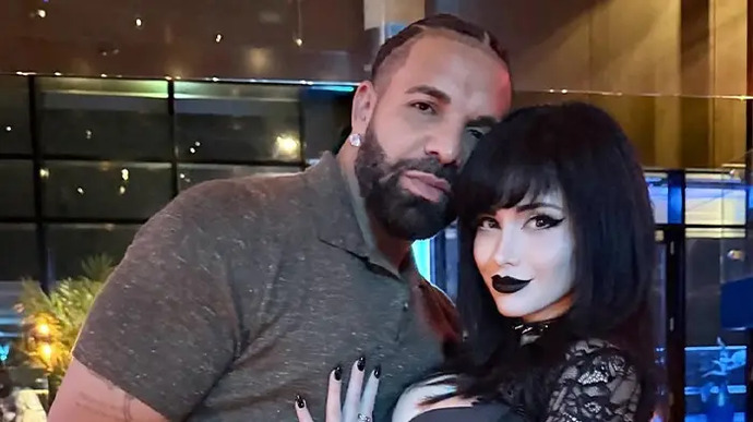 They say Drake’s new girl is a vampire, would you rather date Drake or a vampire (just for fun)?