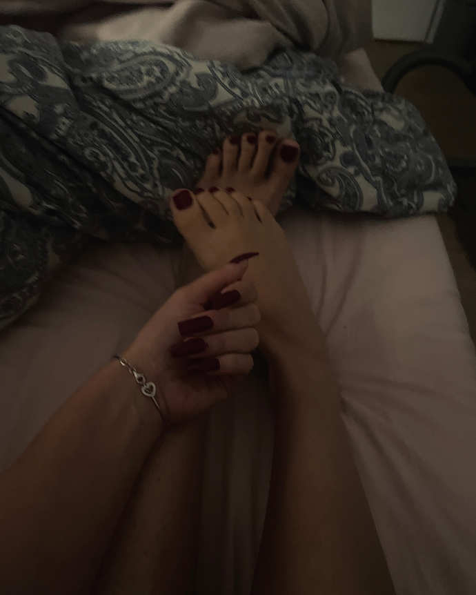 Do you like red nails?