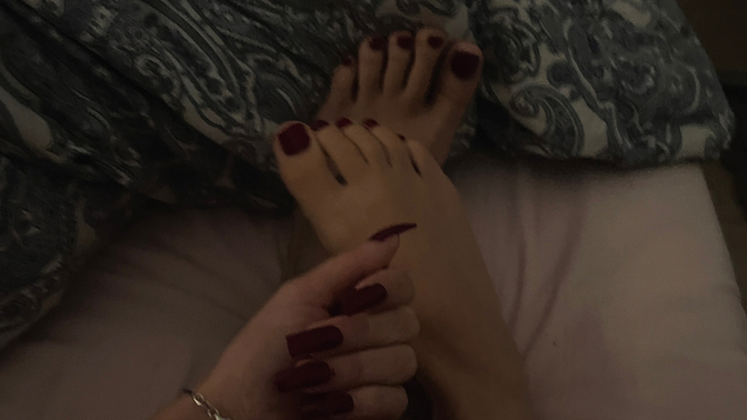 Do you like red nails?