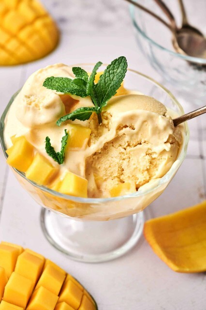 What is your all-time favorite ice cream or sundae flavor 😋?
