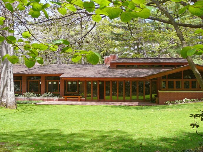 Do you like weird, unusual, or different house designs? What’s your favorite type of house design?