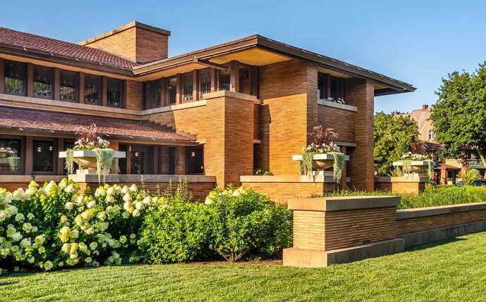 Do you like weird, unusual, or different house designs? What’s your favorite type of house design?