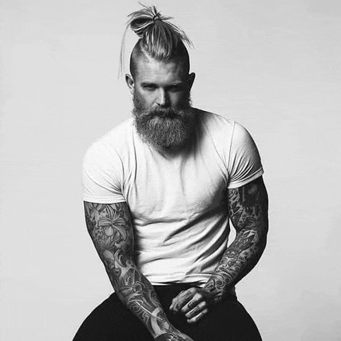 Have you ever done your hair in a funky style, or would you be willing to try one😄?