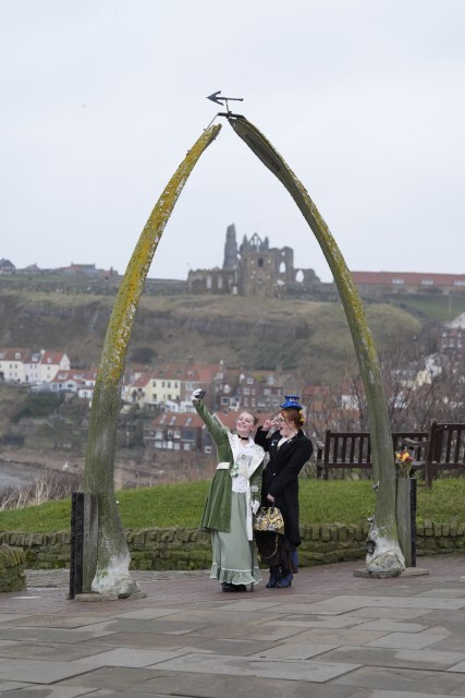 Should Whitby get a new real whale arch?
