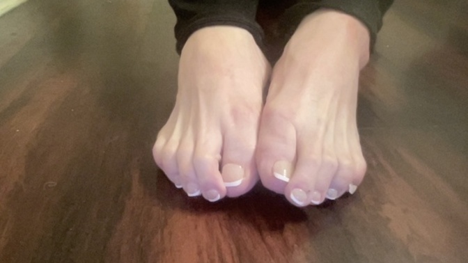 Which nail color should I choose for fall: pink, French, or red?