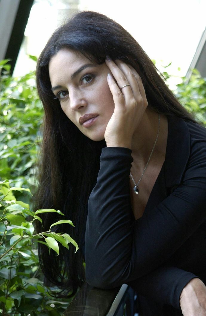 Which country is known for the most beautiful woman?