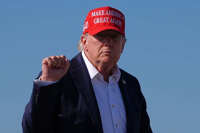 "... make america great again... yay!!!"
