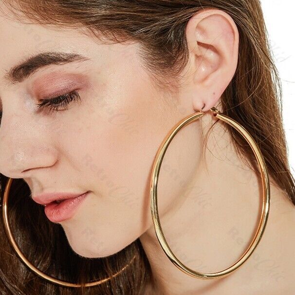Which accessory do you think suits women the best?